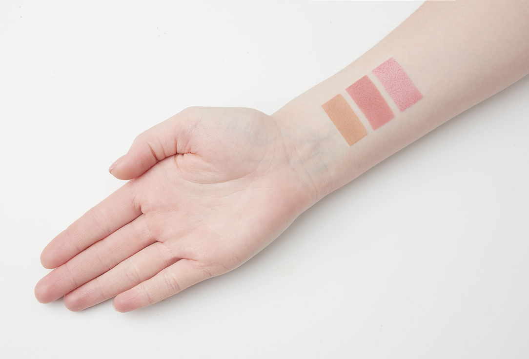 KIKO Milano Палетка для лица: бронзер и румяна MULTI FINISH TRIO BLUSH AND BRONZER PALETTE