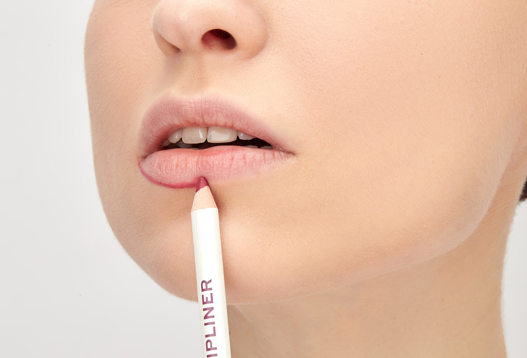 RELOVE REVOLUTION Lip contour pencil Superfill