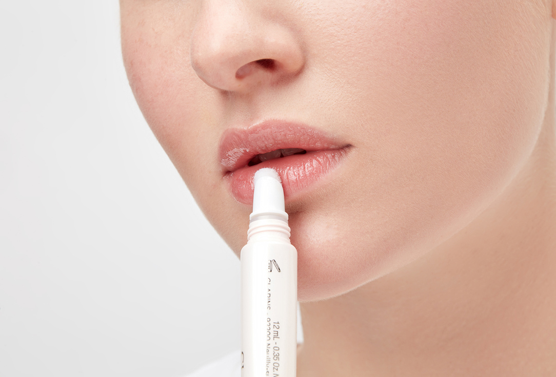 Clarins Hydrating & Plumping Lip Gloss Natural Lip Perfector 20, Translucent glow 12 ml Clarins Hydrating & Plumping Lip Gloss Natural Lip Perfector
