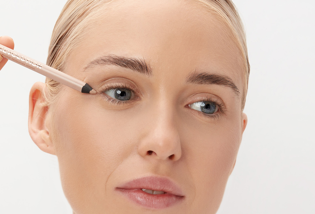 MakeUp Revolution Карандаш для глаз STREAMLINE EYELINER