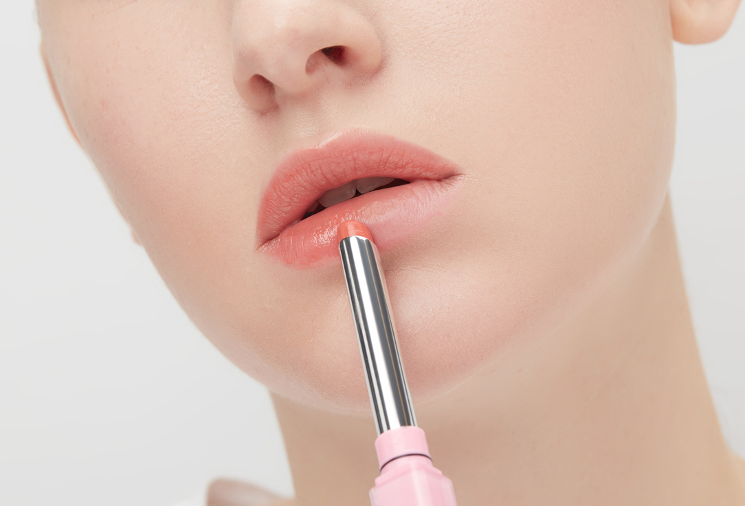 B.COLOUR PROFESSIONAL Moisturizing Lip Balm CAPSULE