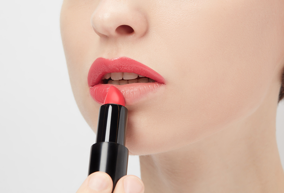 Radiant Professional Make-Up Moisturizing Lipstick Advanced Care Lipstick Glossy