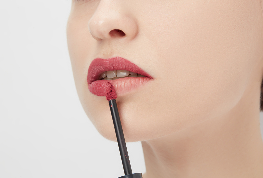 Radiant Professional Make-Up Liquid Lipstick Matt Lasting Lip Color 33, Exquisite plum 9 ml Radiant Professional Make-Up Liquid Lipstick Matt Lasting Lip Color