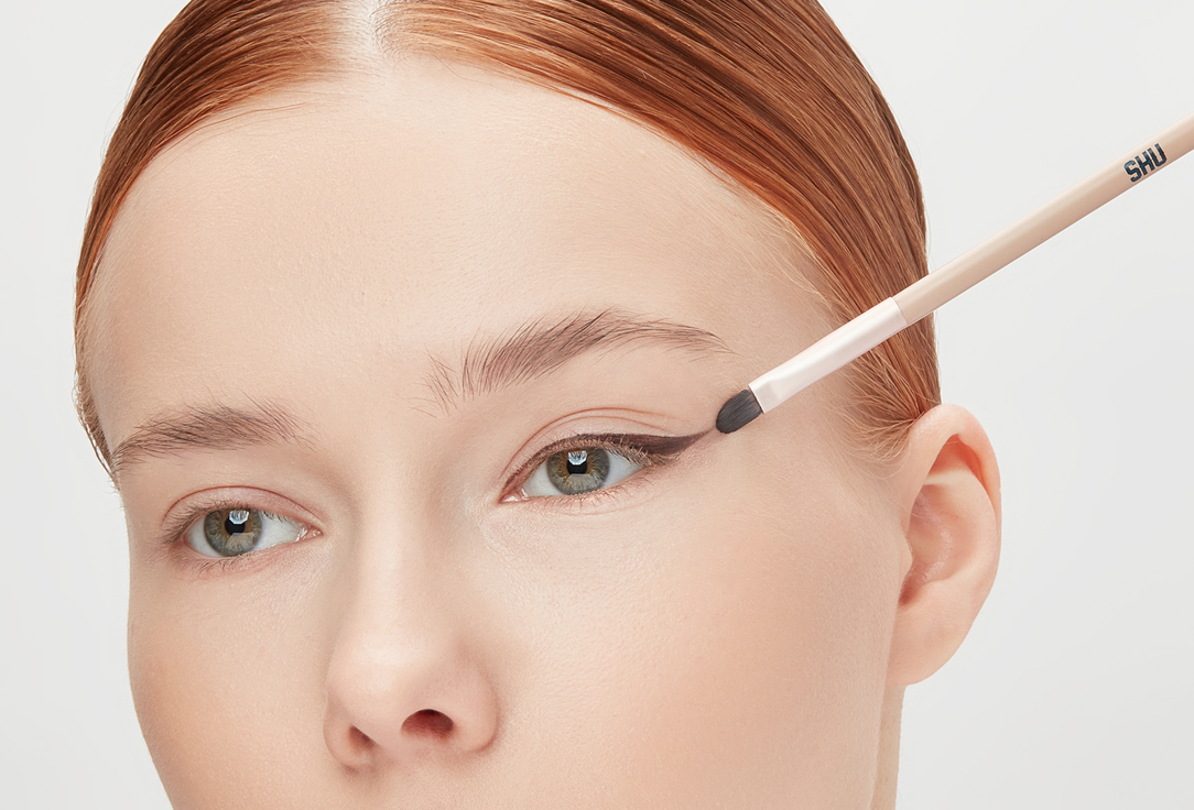 SHU Eyeliner Brush Double agent 61