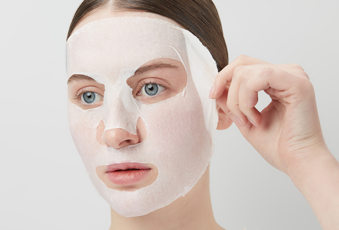 For me by gold apple Extra glow sheet mask Vit e + proteins