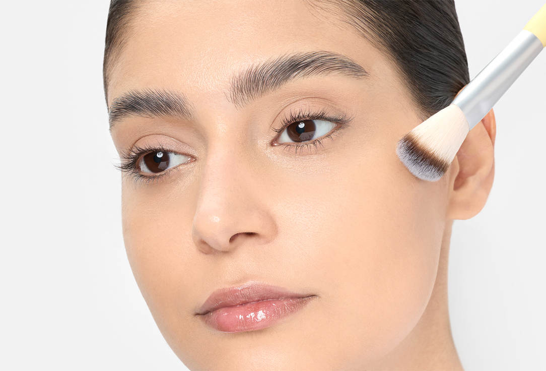 3INA Angle Blush Brush The Angle Blush Brush