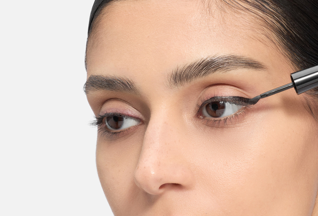 Rimmel Водостойкая жидкая подводка Scandaleyes Exaggerate