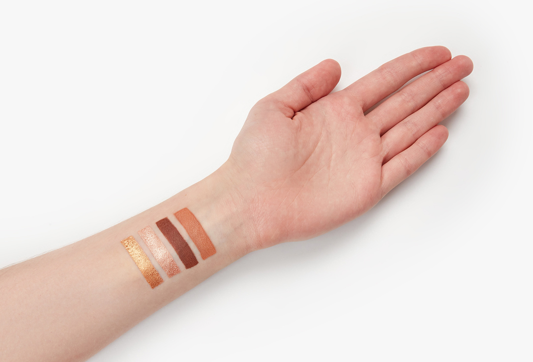RELOVE REVOLUTION Палетка теней для век Pocket Palette