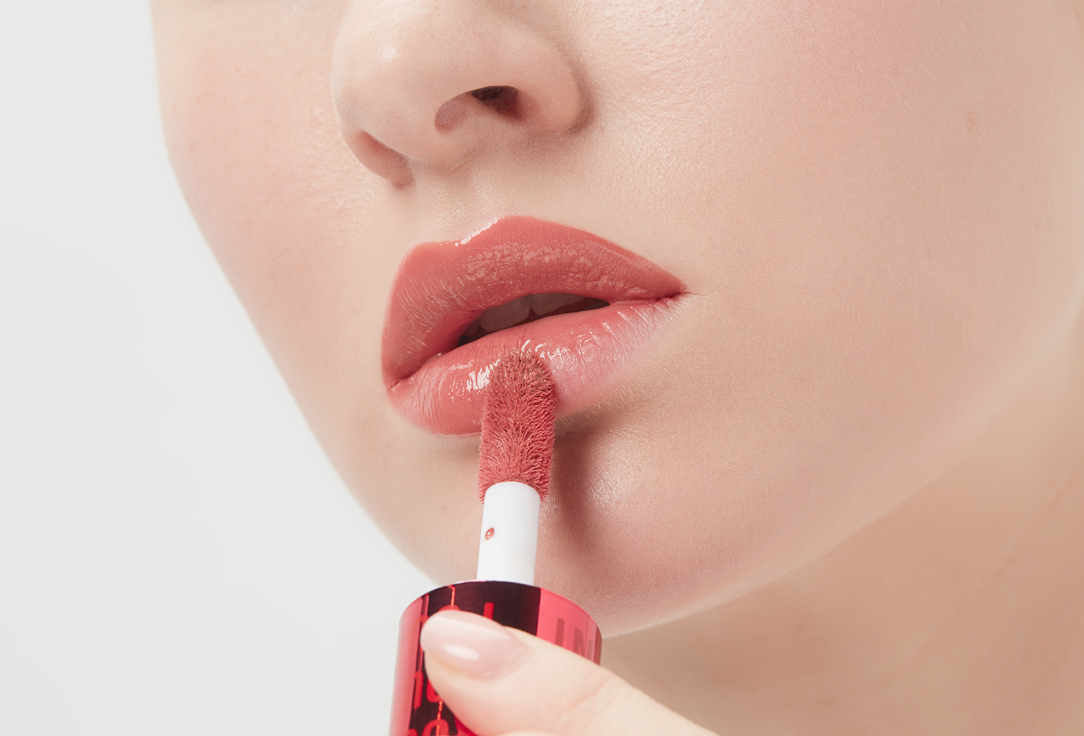 MakeUp Revolution Long-lasting Moisturizing Lip Tint Pout Tint Nude dreams 3 ml MakeUp Revolution Long-lasting Moisturizing Lip Tint Pout Tint