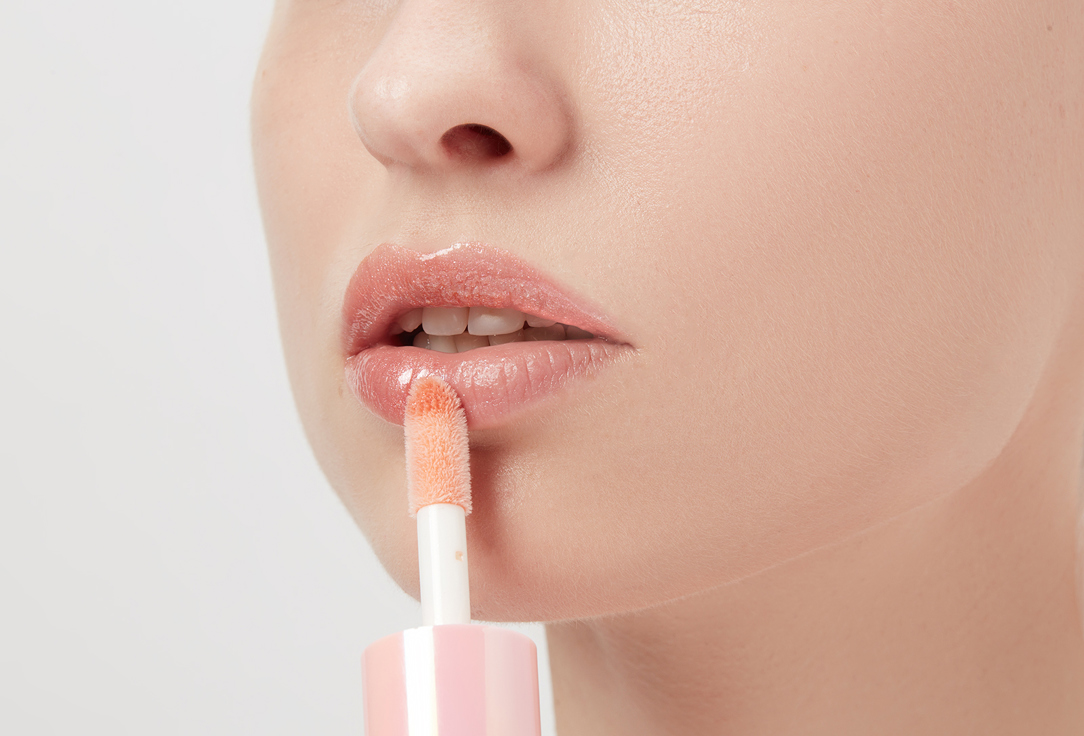 MakeUp Revolution Nourishing Lip Gloss Shimmer Bomb