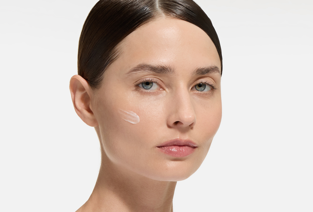 Estée Lauder Anti-aging soft face cream Re-Nutriv Ultimate Diamond