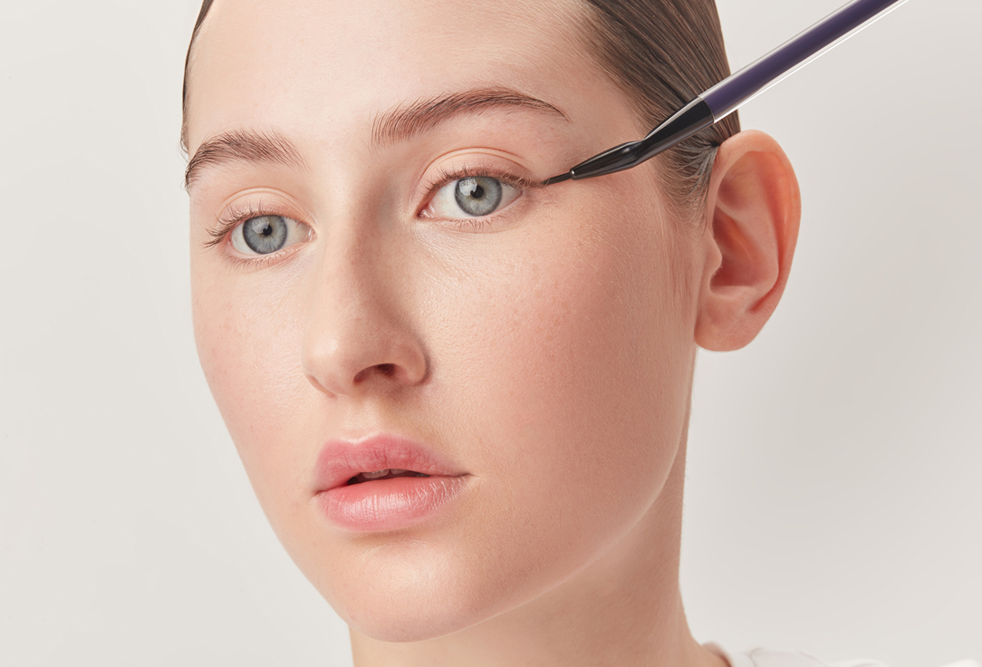 Kevyn Aucoin Makeup Brush Angled Eyeliner Brush