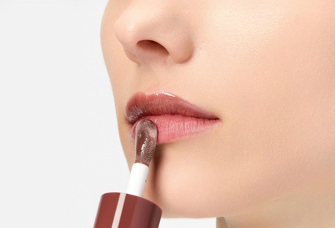 RELOVE REVOLUTION Lip Gloss Kiss It
