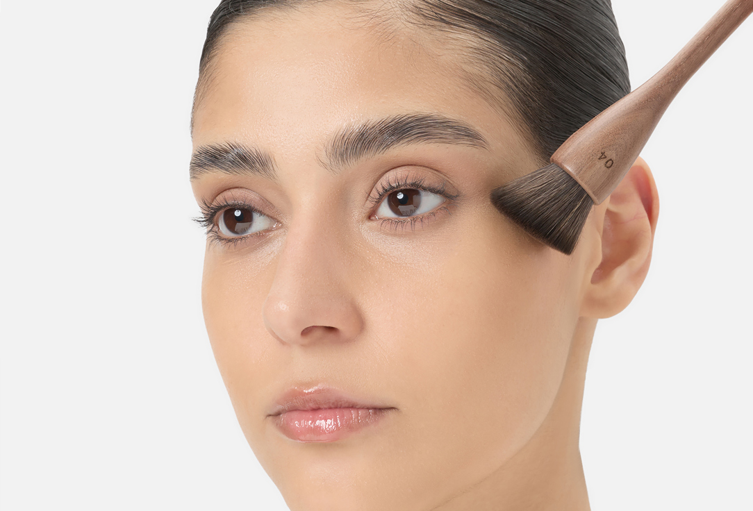 Close foundation brush for liquid textures Pinceau Fond de teint