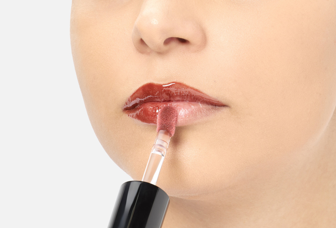 Character nourishing waterproof lip gloss Glow Goddess