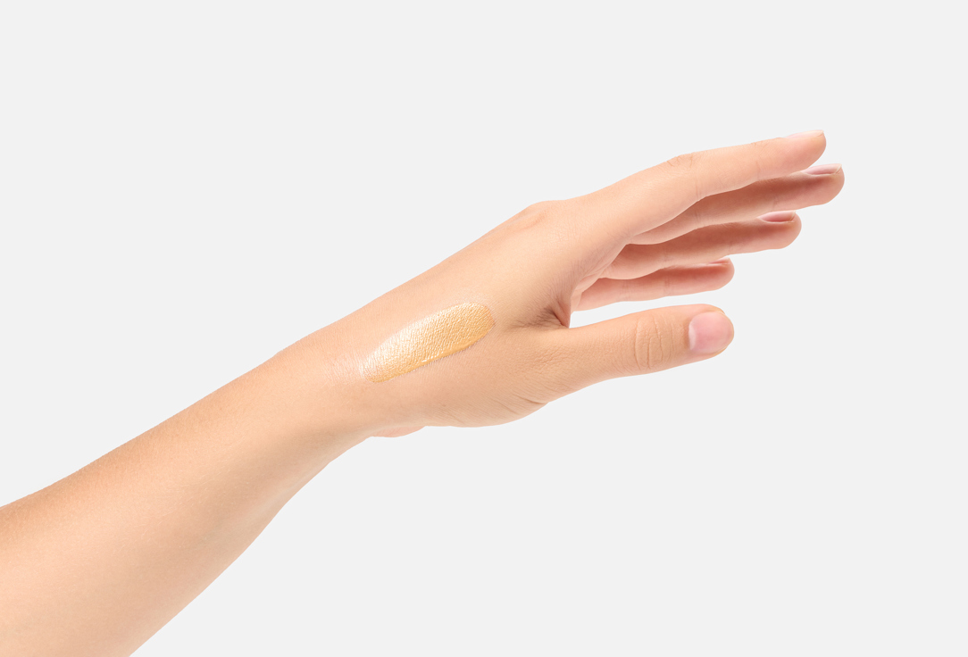 Character Foundation & Concealer Top Coat Glow