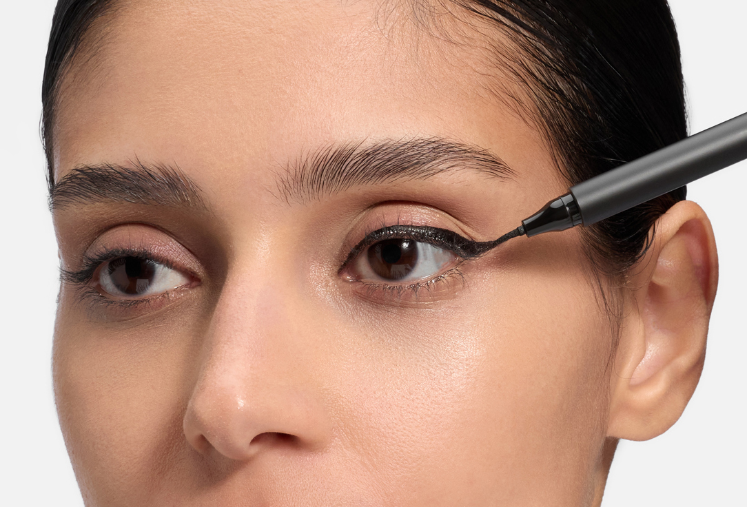 Sugar Cosmetics стойкая полуматовая подводка для глаз WINGMAN WATERPROOF MICROLINER 01, I'Ll Be Black 1.6 мл Sugar Cosmetics стойкая полуматовая подводка для глаз WINGMAN WATERPROOF MICROLINER
