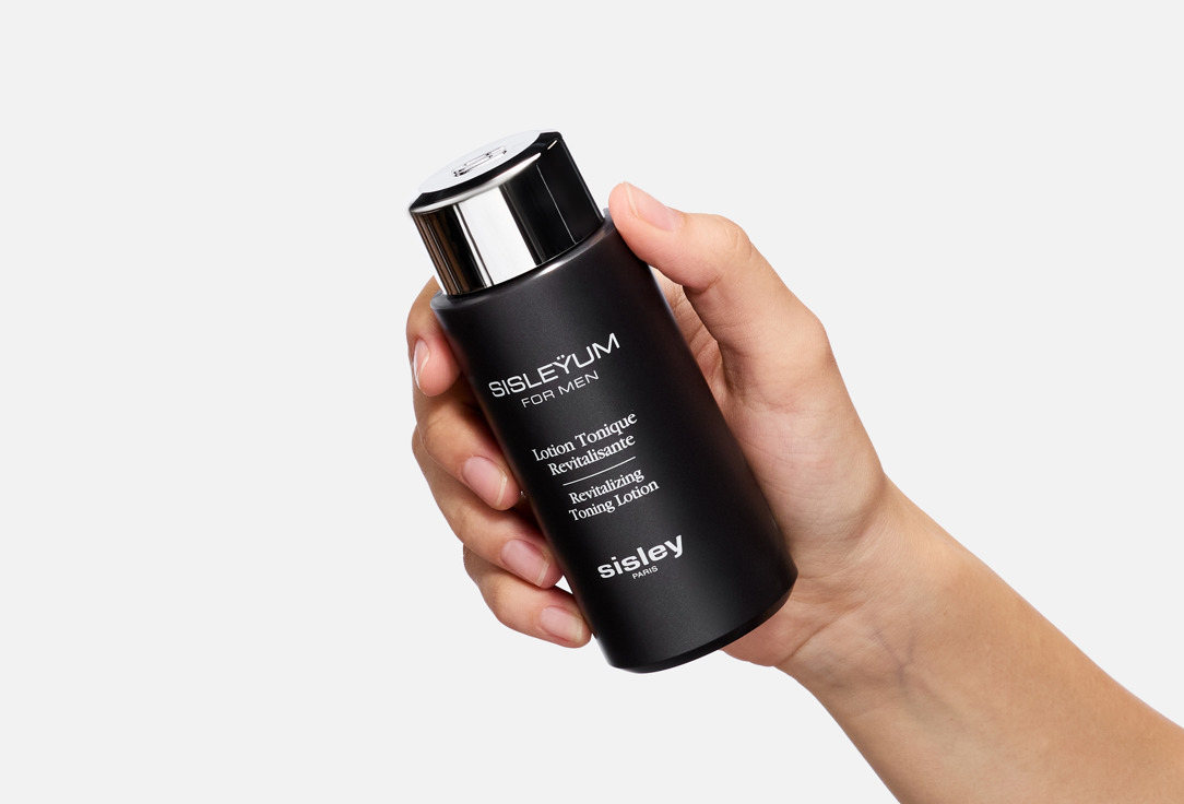 Sisley Revitalizing face lotion Sisleÿum for men