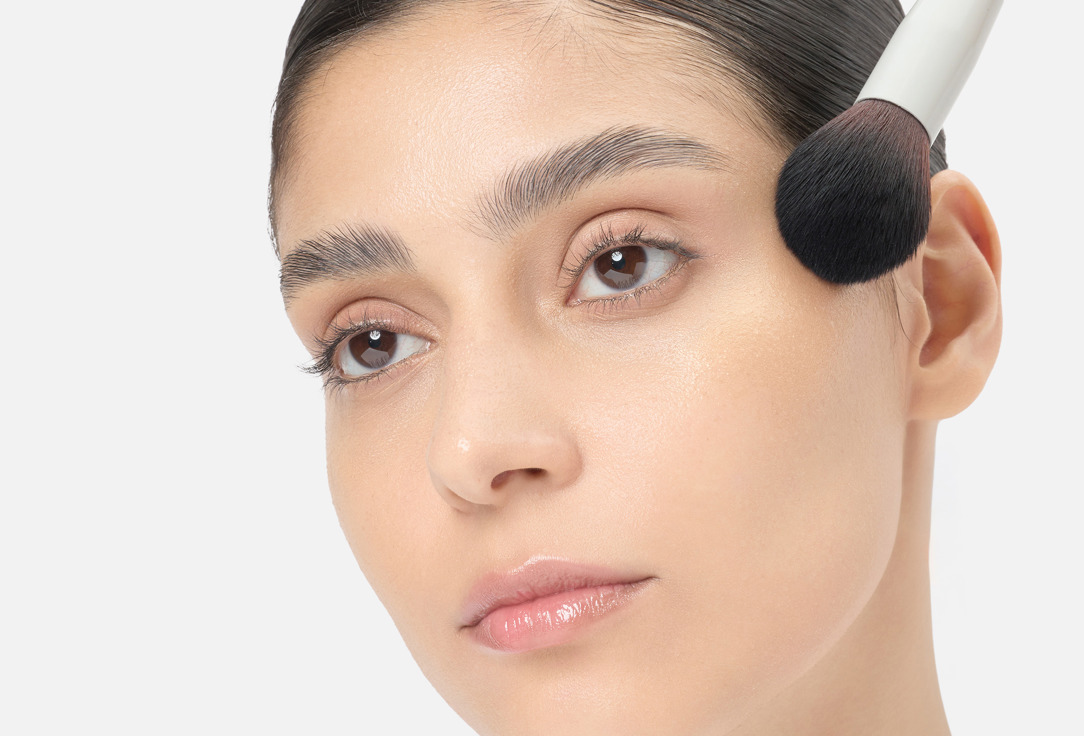KARA BEAUTY Lightweight liquid highlighter Starcrossed