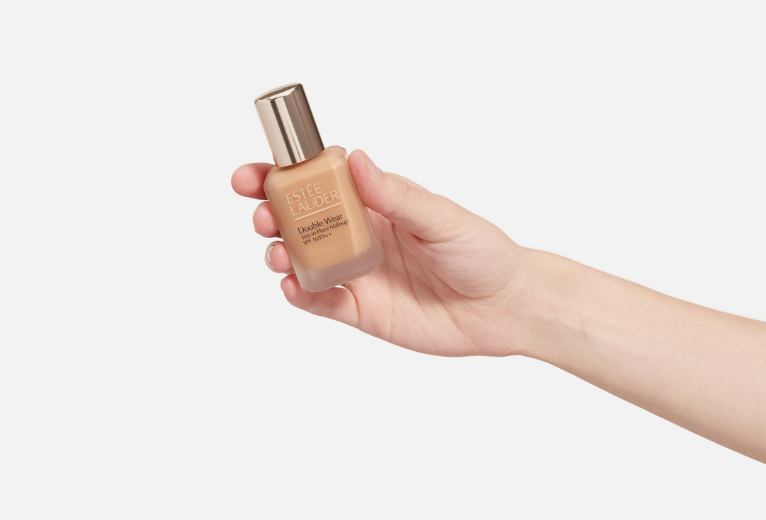 Estée Lauder liquid matte foundation SPF 15 Double Wear Stay in Place