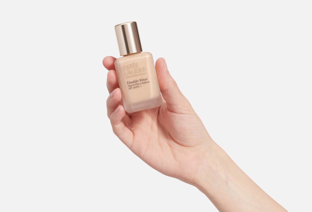 Estée Lauder liquid matte foundation SPF 16 Double Wear Stay in Place