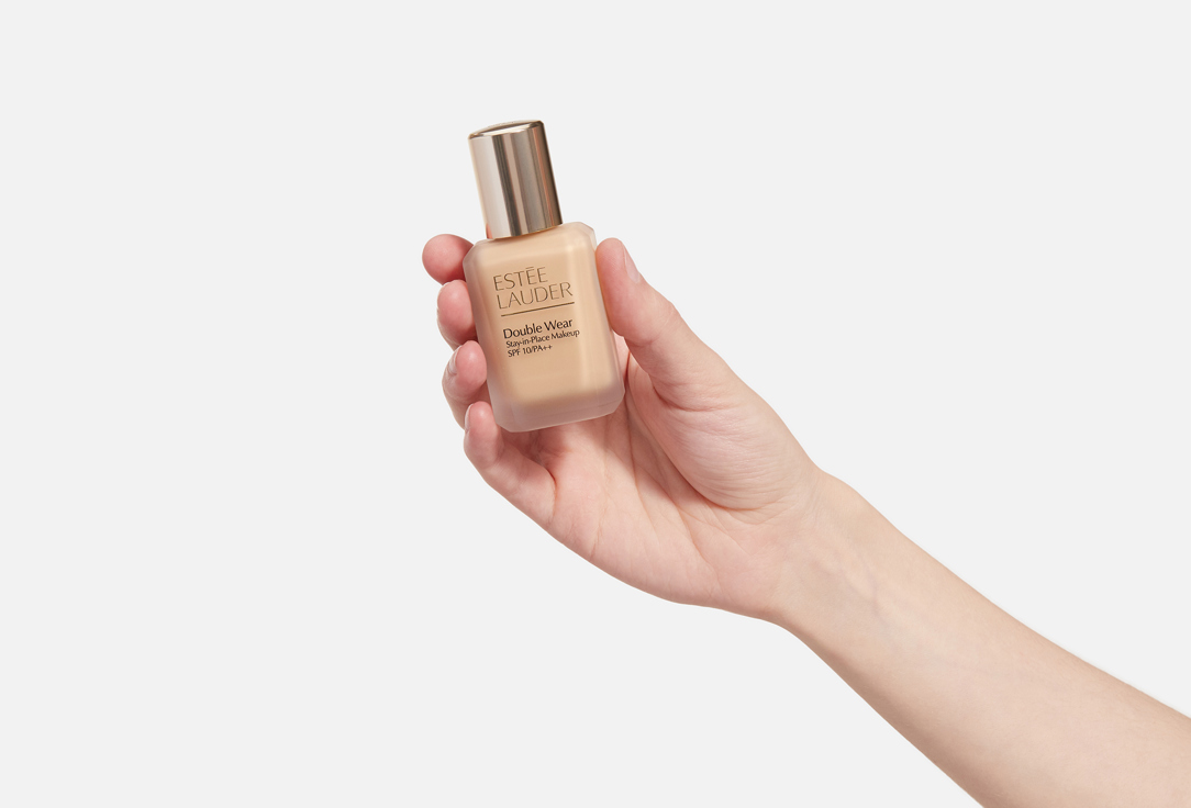 Estée Lauder liquid matte foundation SPF 10 Double Wear Stay in Place