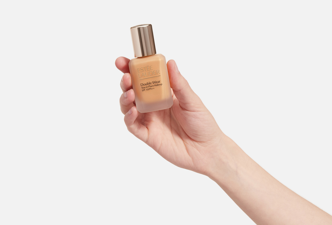 Estée Lauder liquid matte foundation SPF 10 Double Wear Stay in Place