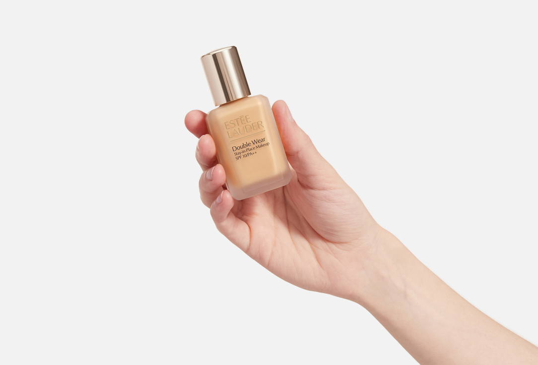 Estée Lauder liquid matte foundation SPF 21 Double Wear Stay in Place