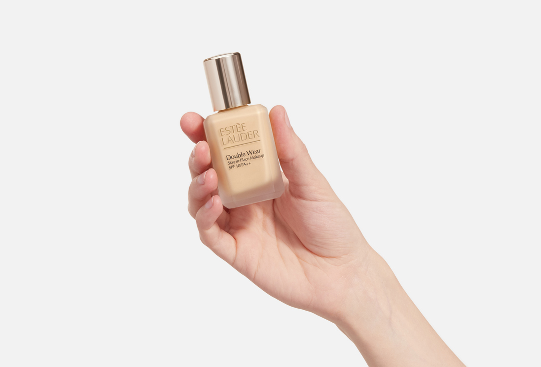 Estée Lauder liquid matte foundation SPF 10 Double Wear Stay in Place
