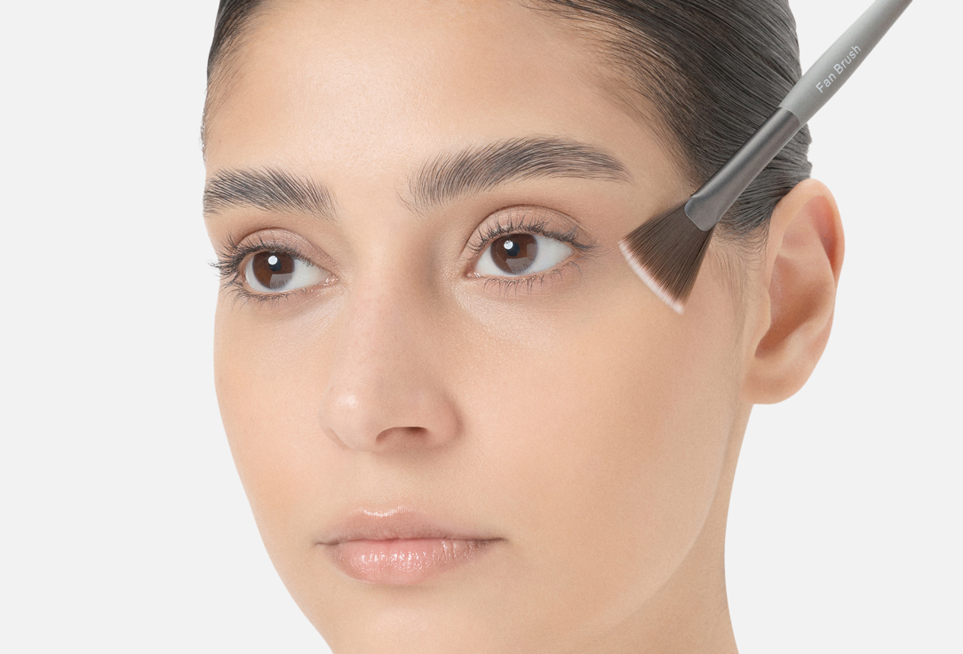 ALIX AVIEN Makeup Brush Fan Brush