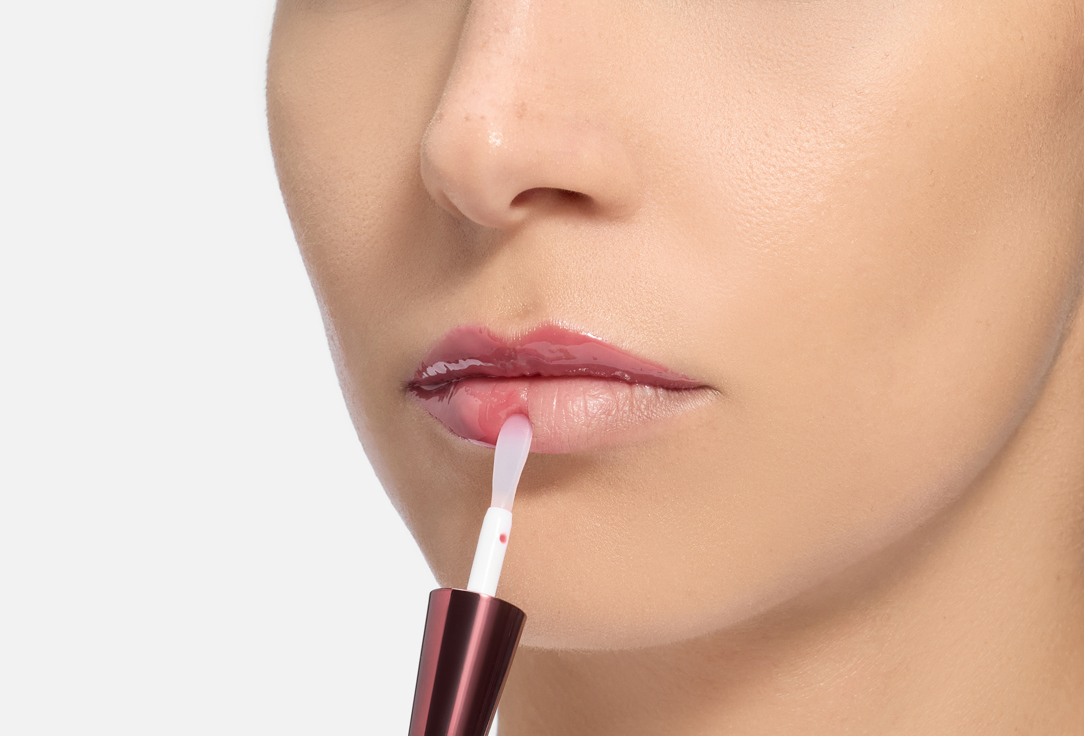 VT volumizing tinted lip gloss Reedle shot