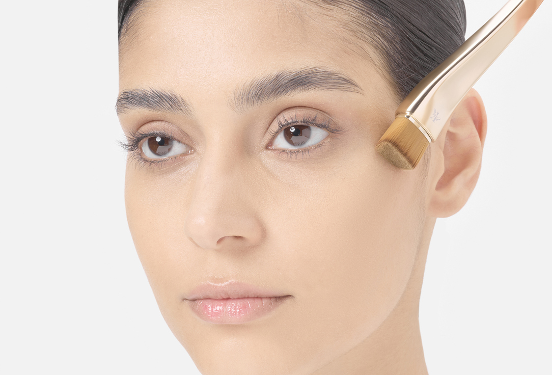 KLA Beauty Foundation brush Golden Foundation Brush