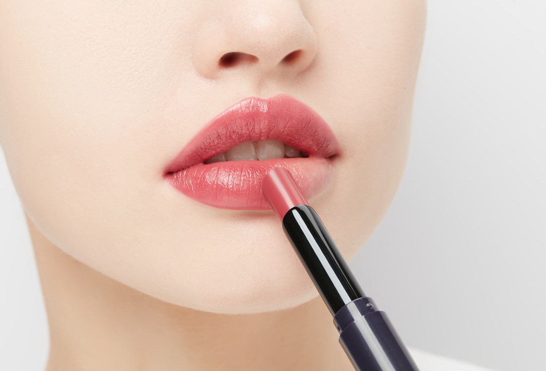 Kevyn Aucoin creamy lipstick Unforgettable