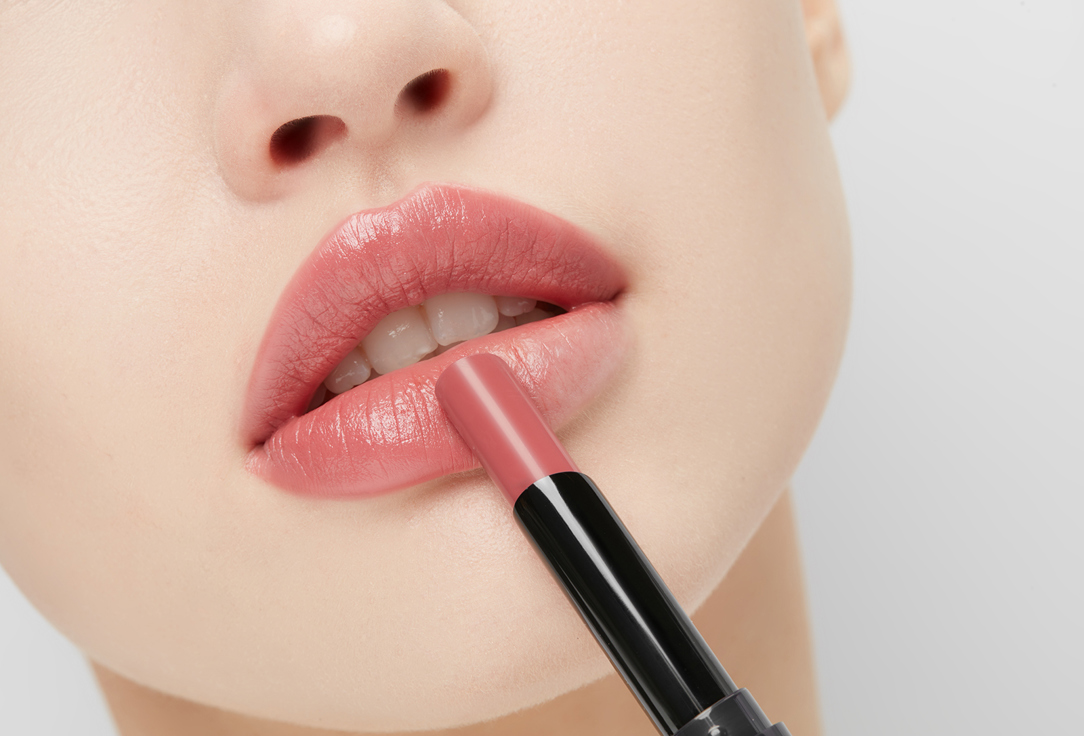 Kevyn Aucoin creamy lipstick Unforgettable