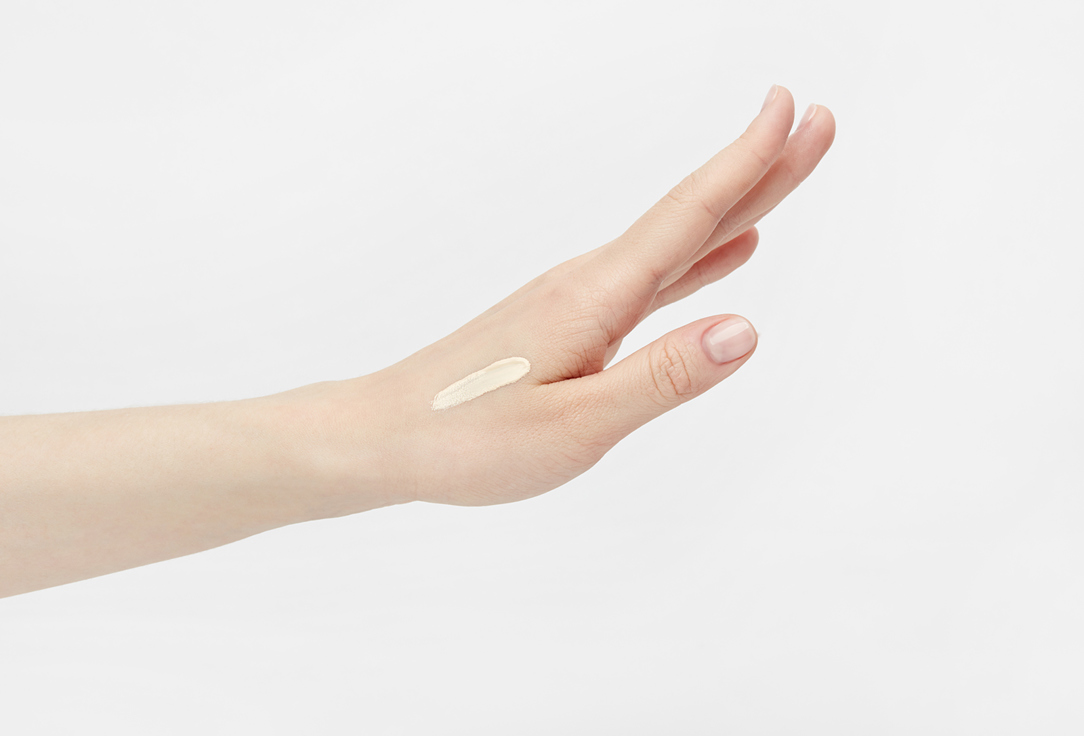 3INA Long-lasting, medium to high coverage matte concealer The 24H Concealer