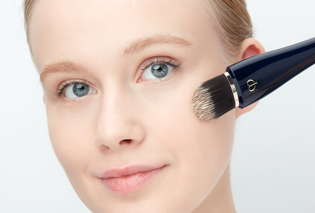 Clé de Peau Beauté Makeup brush Light coverage foundation brush
