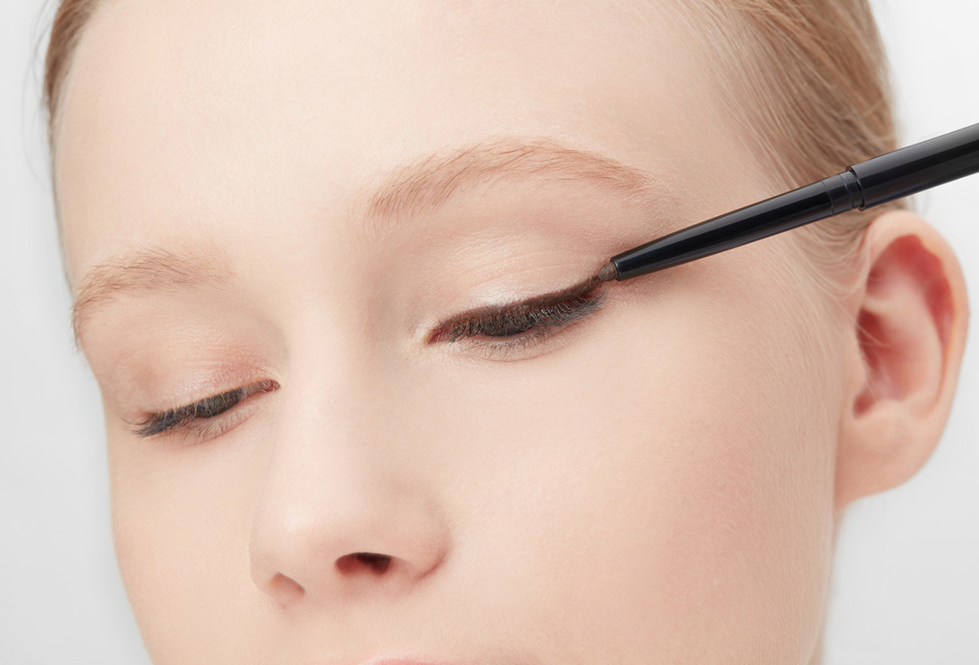 Wet n Wild Waterproof Retractable Eyeliner Breakup Proof Black Brown 0.5 ml Wet n Wild Waterproof Retractable Eyeliner Breakup Proof