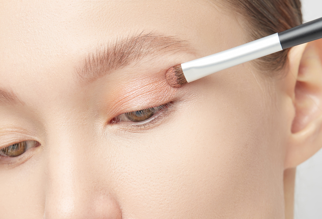 Provoc Small Eyeshadow Brush Eyeshadow Stamp E806P
