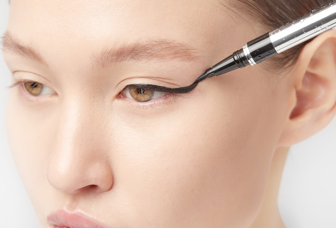 Physicians Formula آيلاينر سائل مقاوم للماء اي بوستر الترا فاين ايلاينر