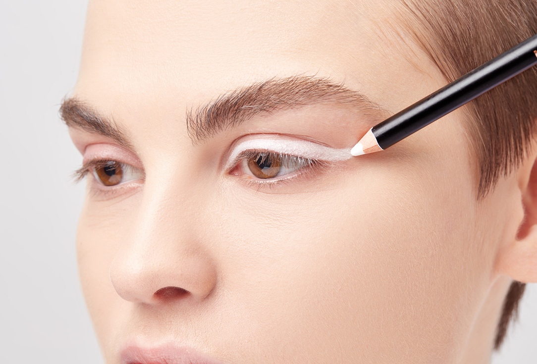 MakeUp Revolution Long-Lasting Eye Penil Kohl Eyeliner
