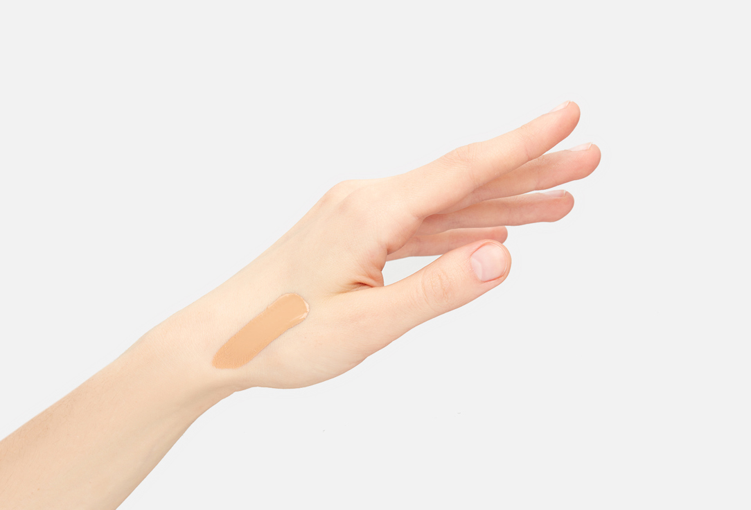 Clé de Peau Beauté Liquid foundation SPF 25 Radiant Fluid Foundation Natural