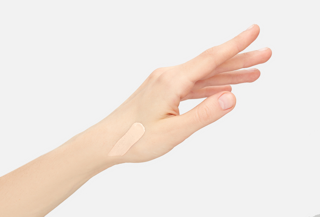 Clé de Peau Beauté Liquid foundation SPF 25 Radiant Fluid Foundation Natural