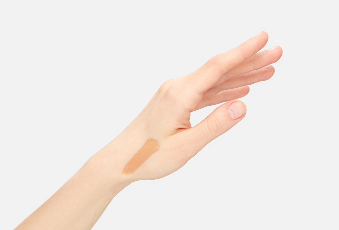Clé de Peau Beauté Liquid foundation SPF 25 Radiant Fluid Foundation Natural