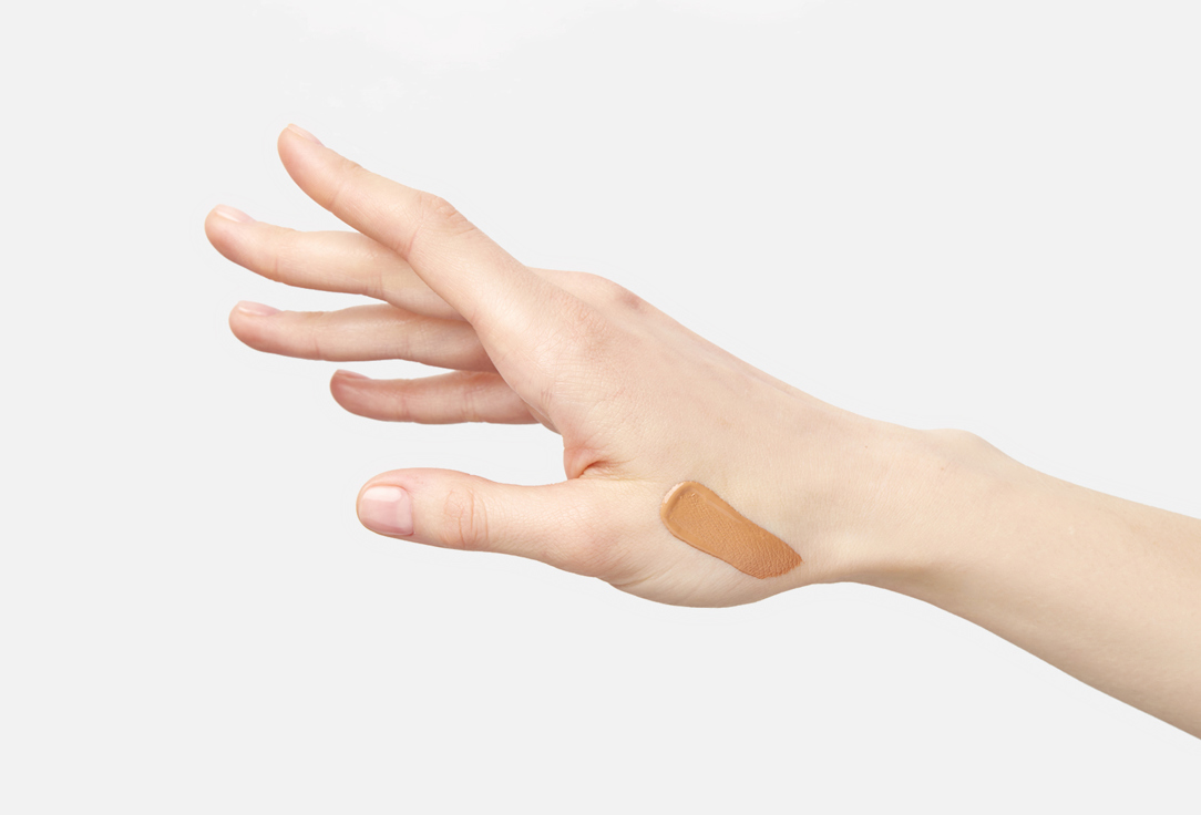 Clinique Moisturizing & Brightening Serum-Foundation SPF20 Even Better Clinical