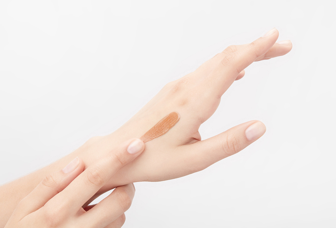 La Mer Moisturizing Velvet Foundation SPF20 The Soft Fluid Long Wear 320, Blush 30 ml La Mer Moisturizing Velvet Foundation SPF20 The Soft Fluid Long Wear