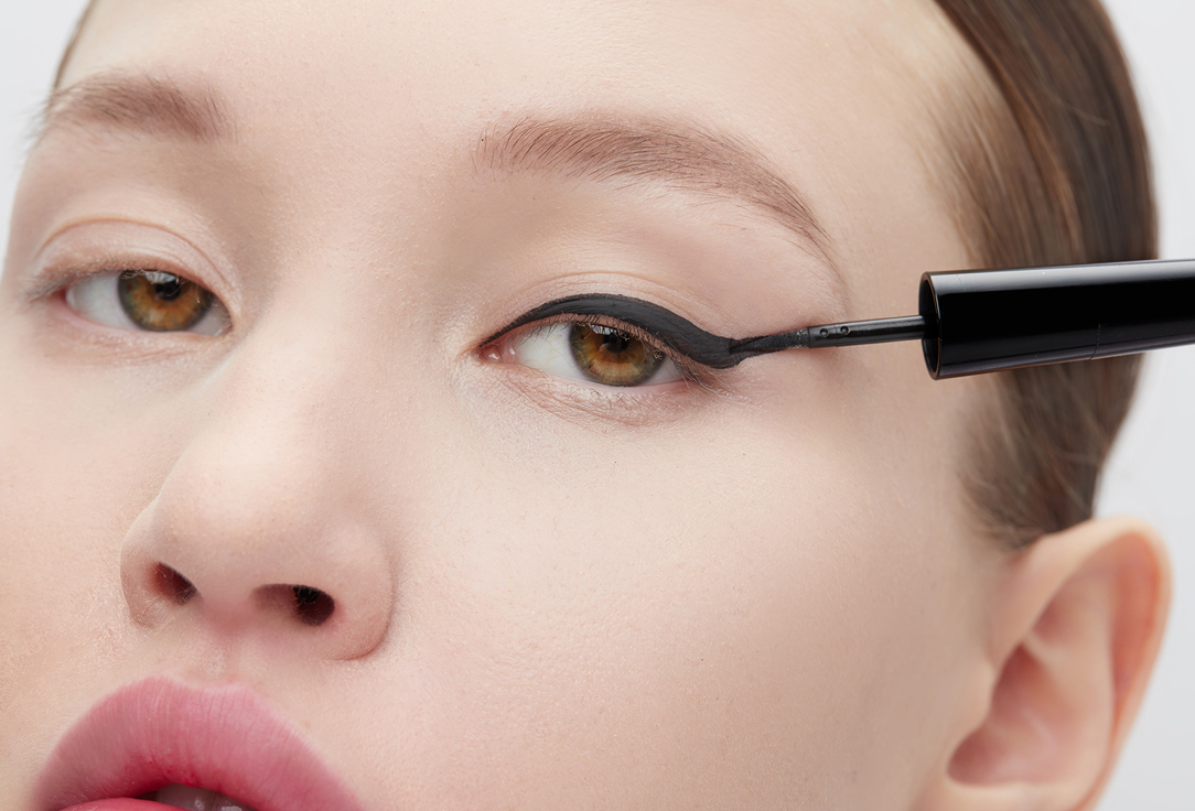 Pupa Felt-Tip Liquid Eyeliner Vamp! Definition Liner
