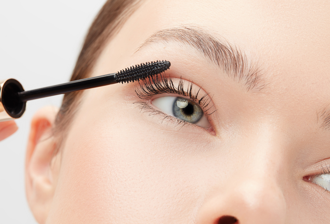 Vivienne Sabo Volume Mascara Cabaret premiere