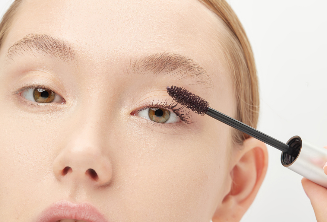 SEVEN7EEN Lengthening Voluminous Mascara The Stylist 03, Brown 9 ml SEVEN7EEN Lengthening Voluminous Mascara The Stylist