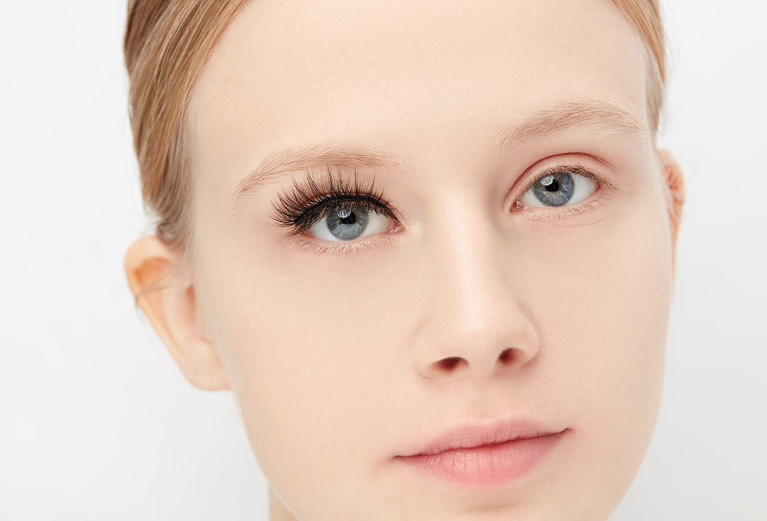 Eylure Eyeliner & False Lashes Kit Volume 2 pcs Eylure Eyeliner & False Lashes Kit Volume