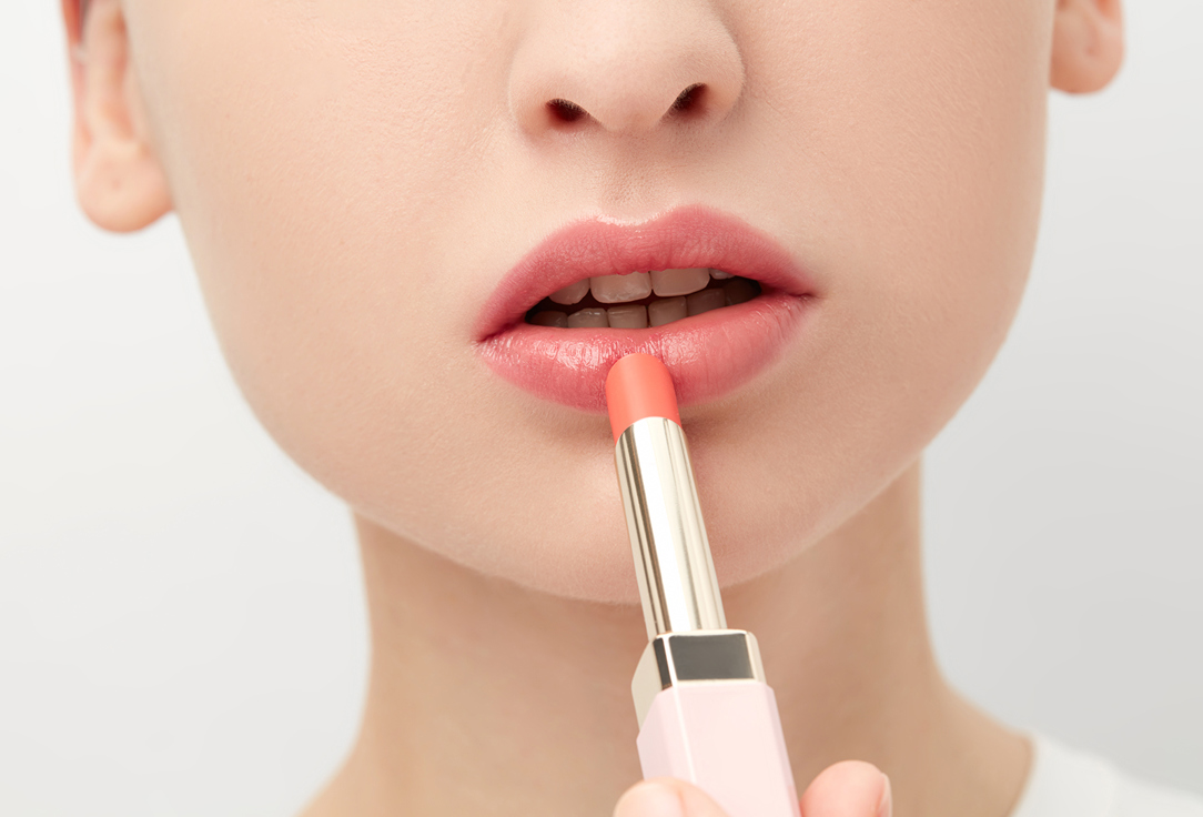 Clé de Peau Beauté Hydrating tinted lip balm Lip Glorifier 3, Coral 2.8 g Clé de Peau Beauté Hydrating tinted lip balm Lip Glorifier
